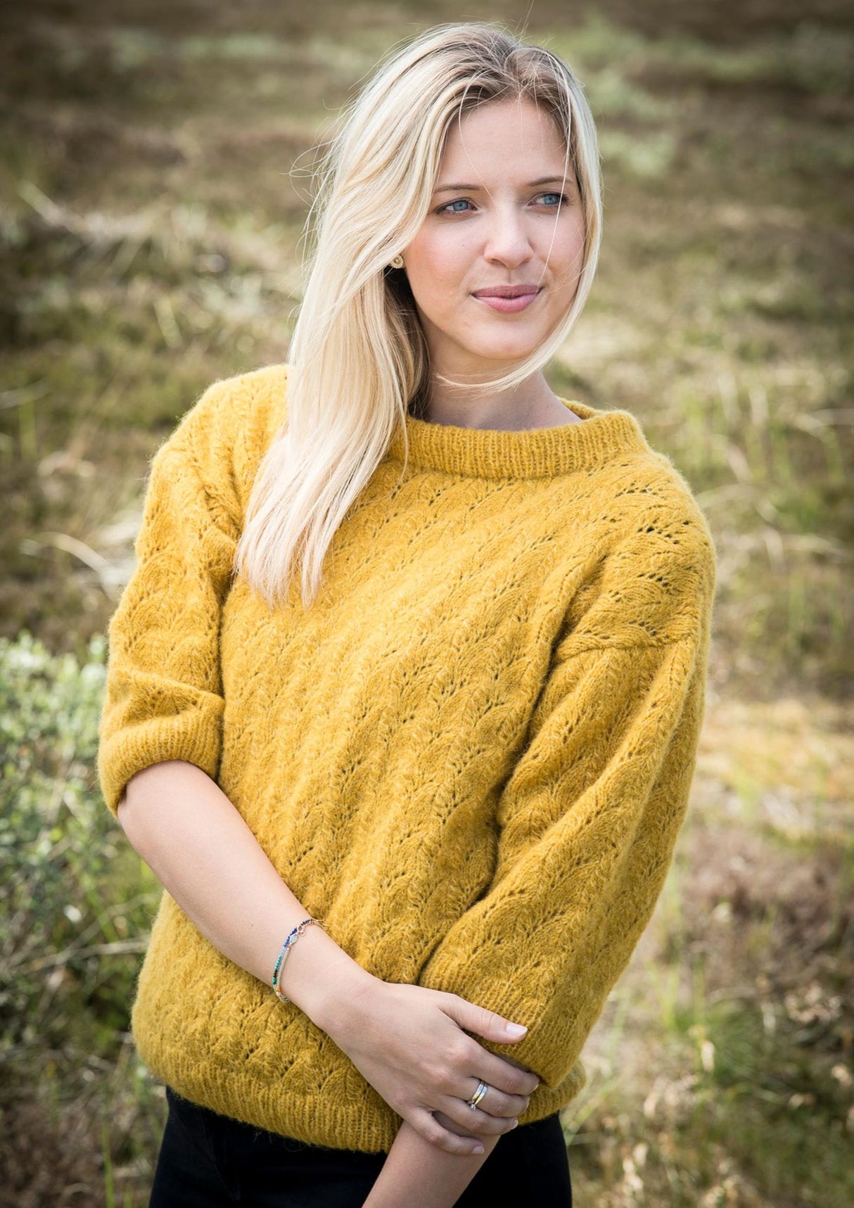 Damtröja med hålmönster