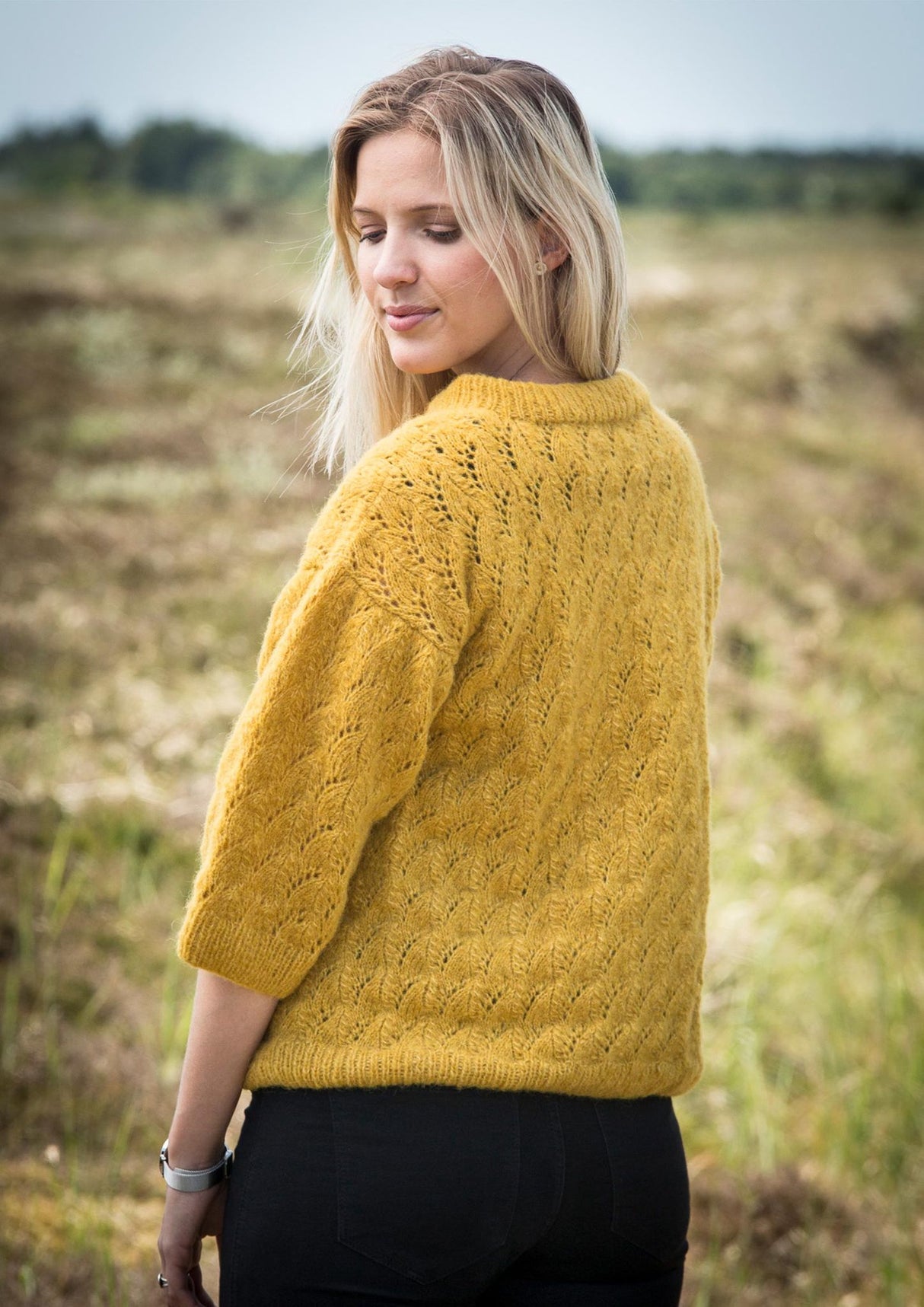 Damtröja med hålmönster