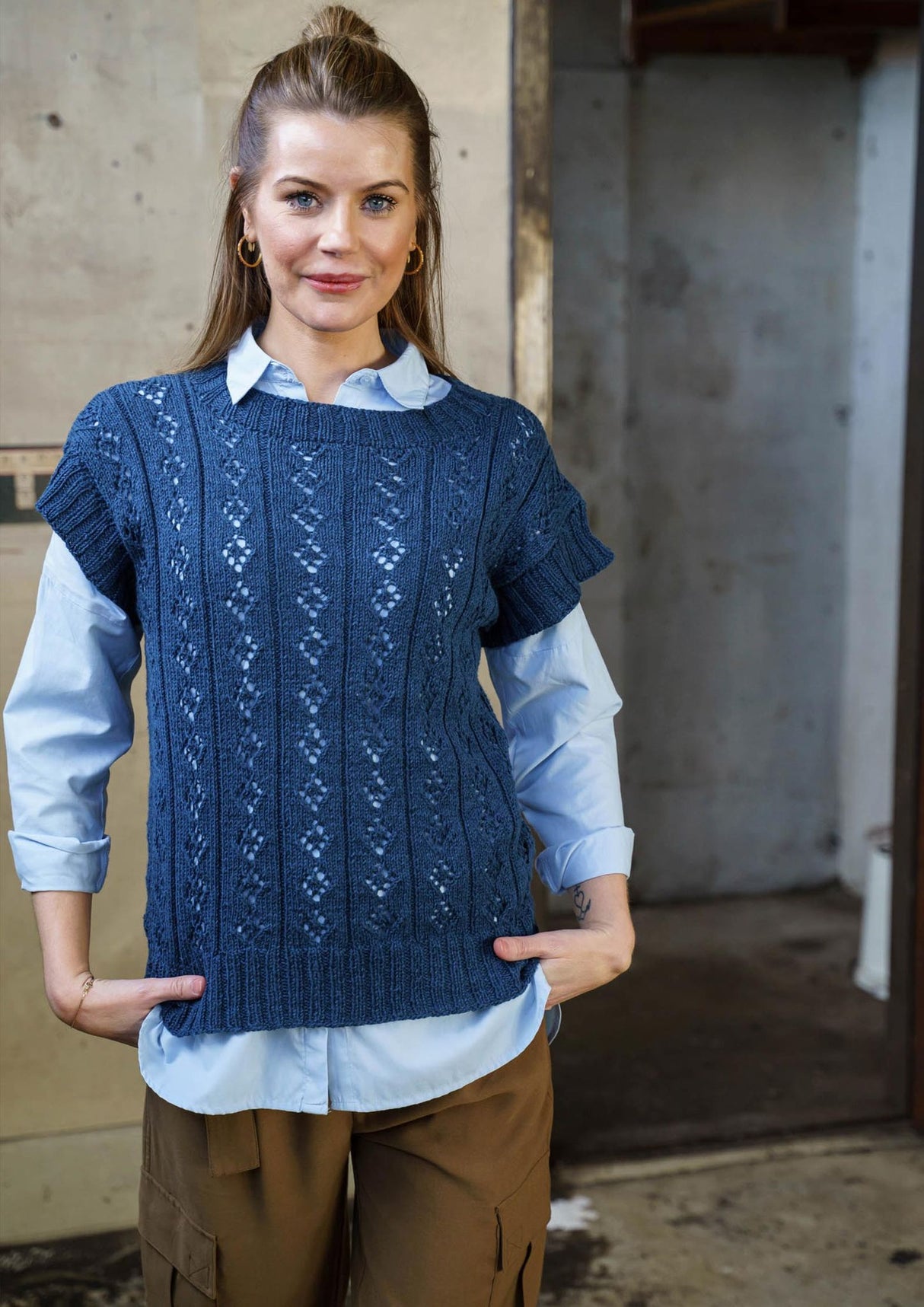 Väst med ihåligt mönster