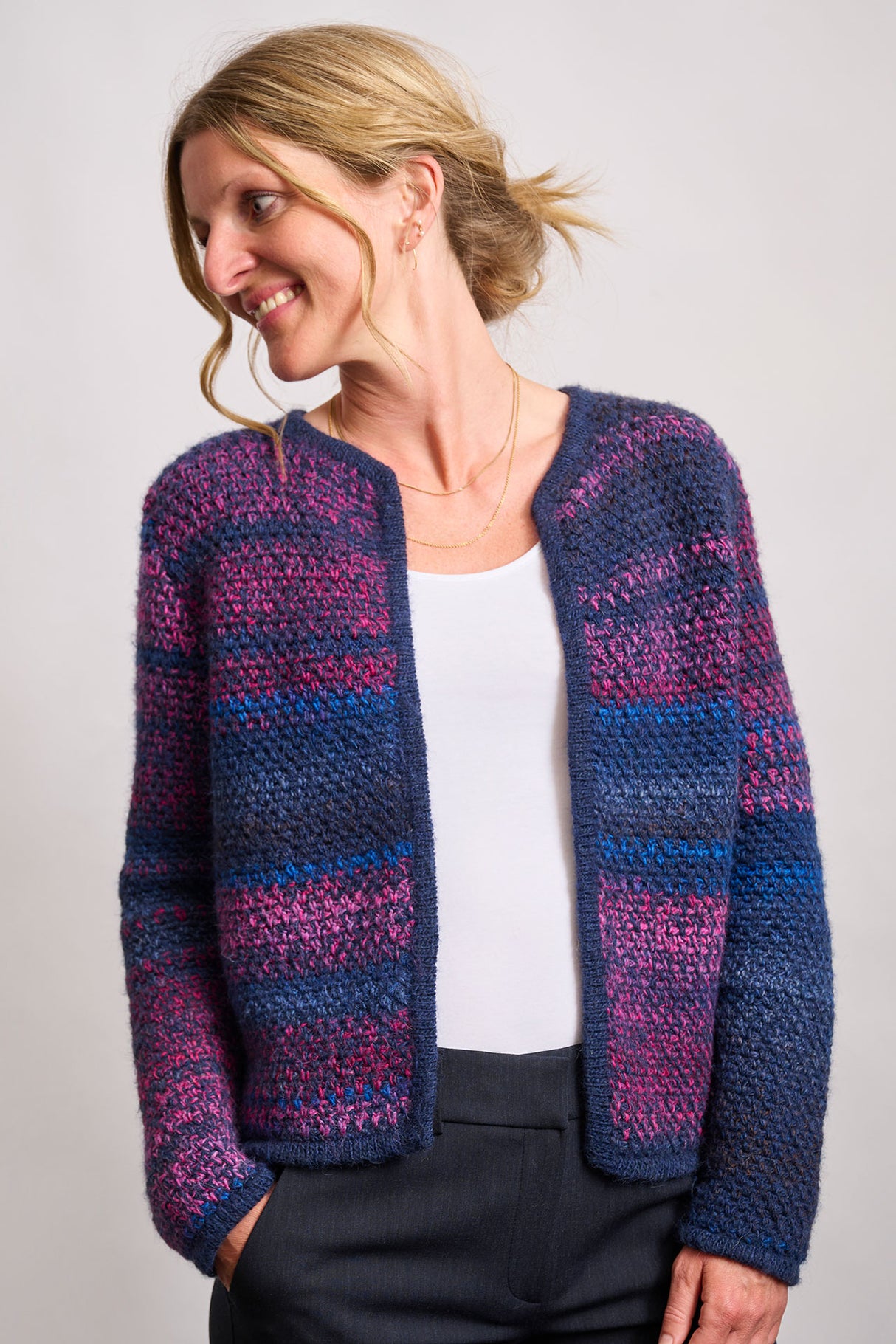 Kort, virkad jacka i Taormina