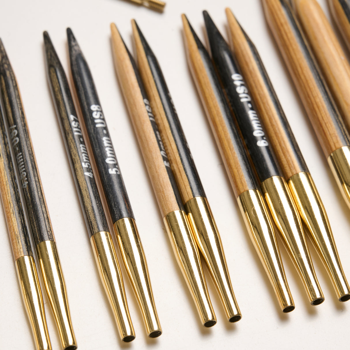 Create Black & White Utbytbara Rundstickor Set