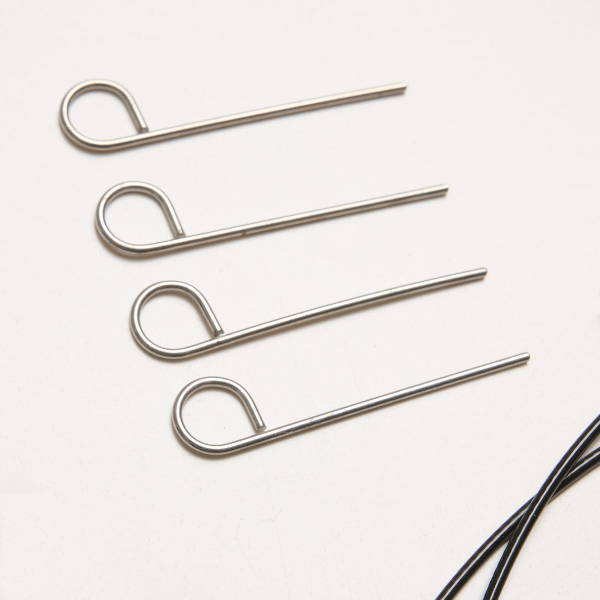 Create Black & White Utbytbara Rundstickor Set