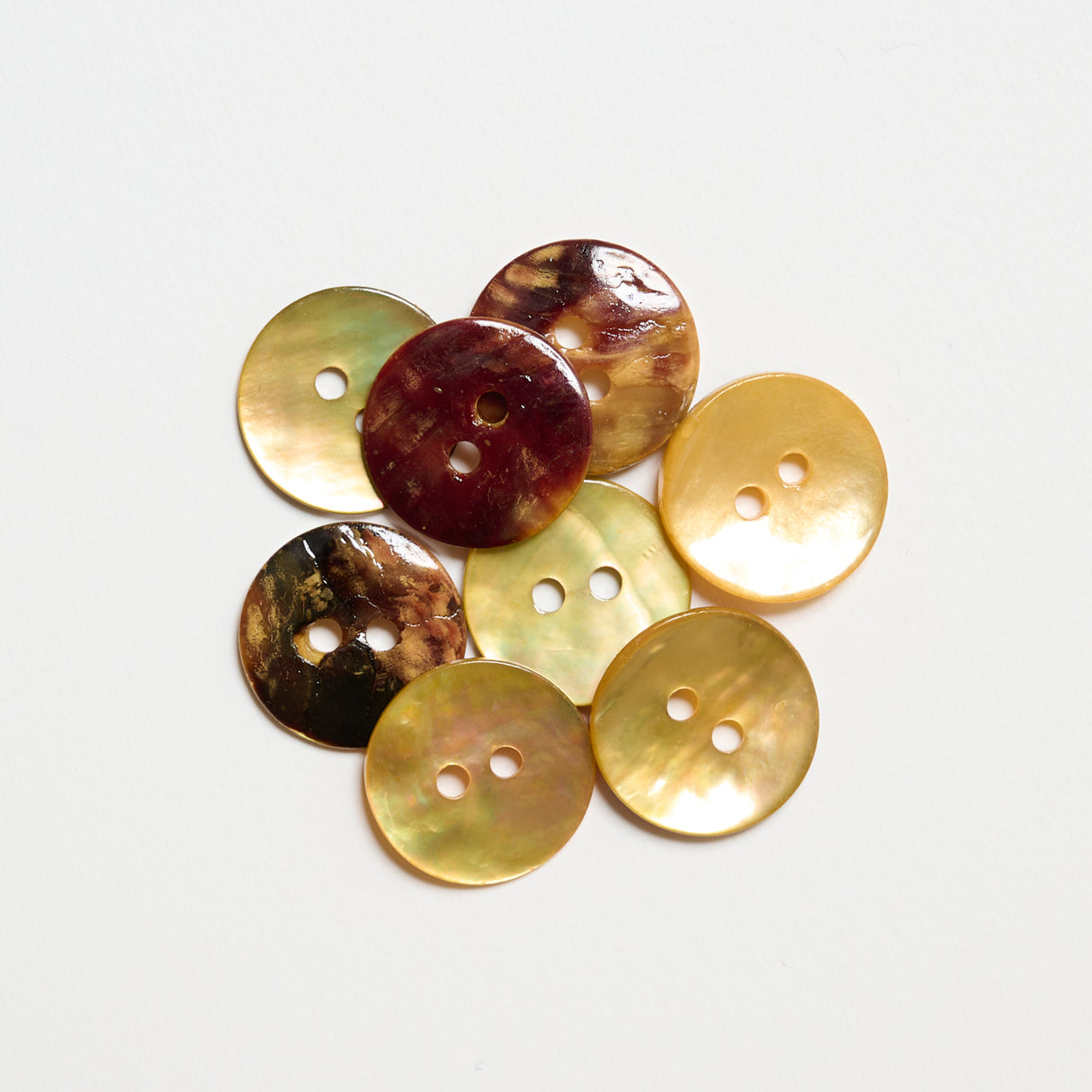 Mayflower Create Knapper - Pearl 2-håls (8st)