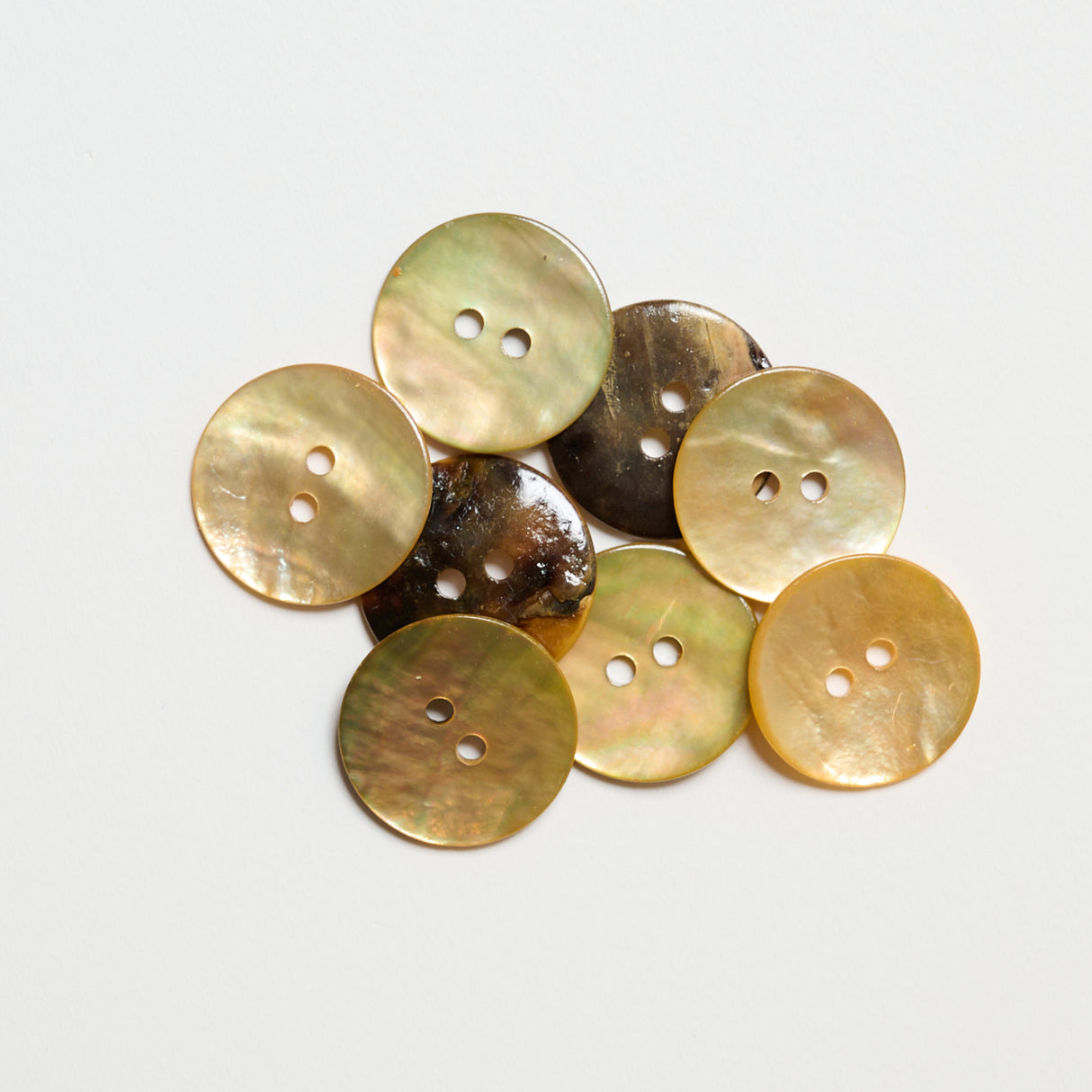 Mayflower Create Knapper - Pearl 2-håls (8st)