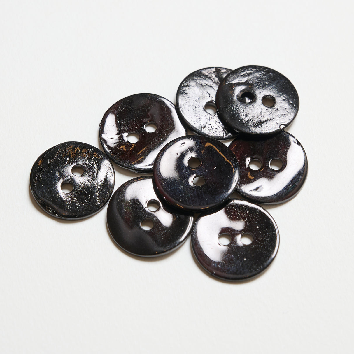 Mayflower Create Knapper - Pearl 2-håls (8st)