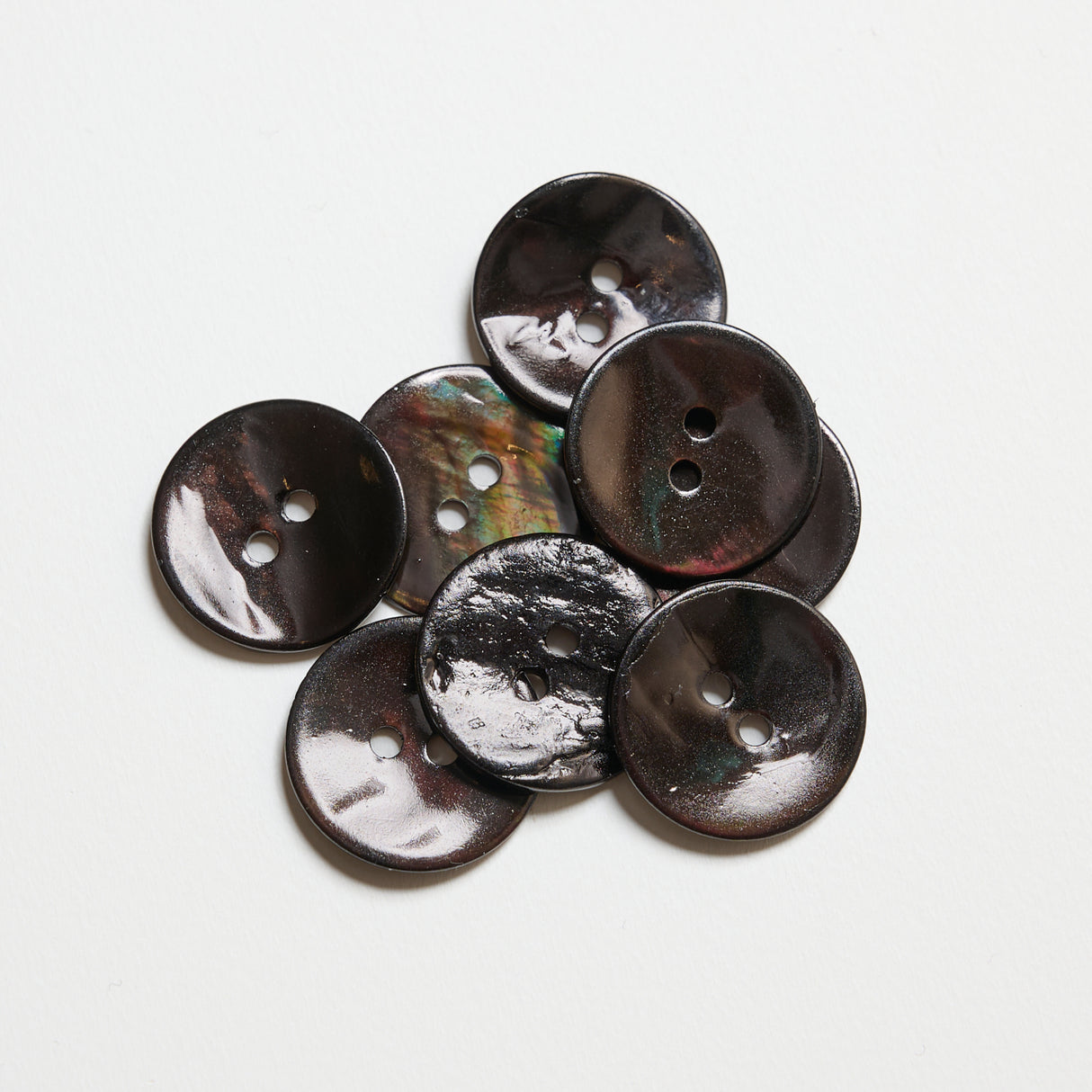 Mayflower Create Knapper - Pearl 2-håls (8st)