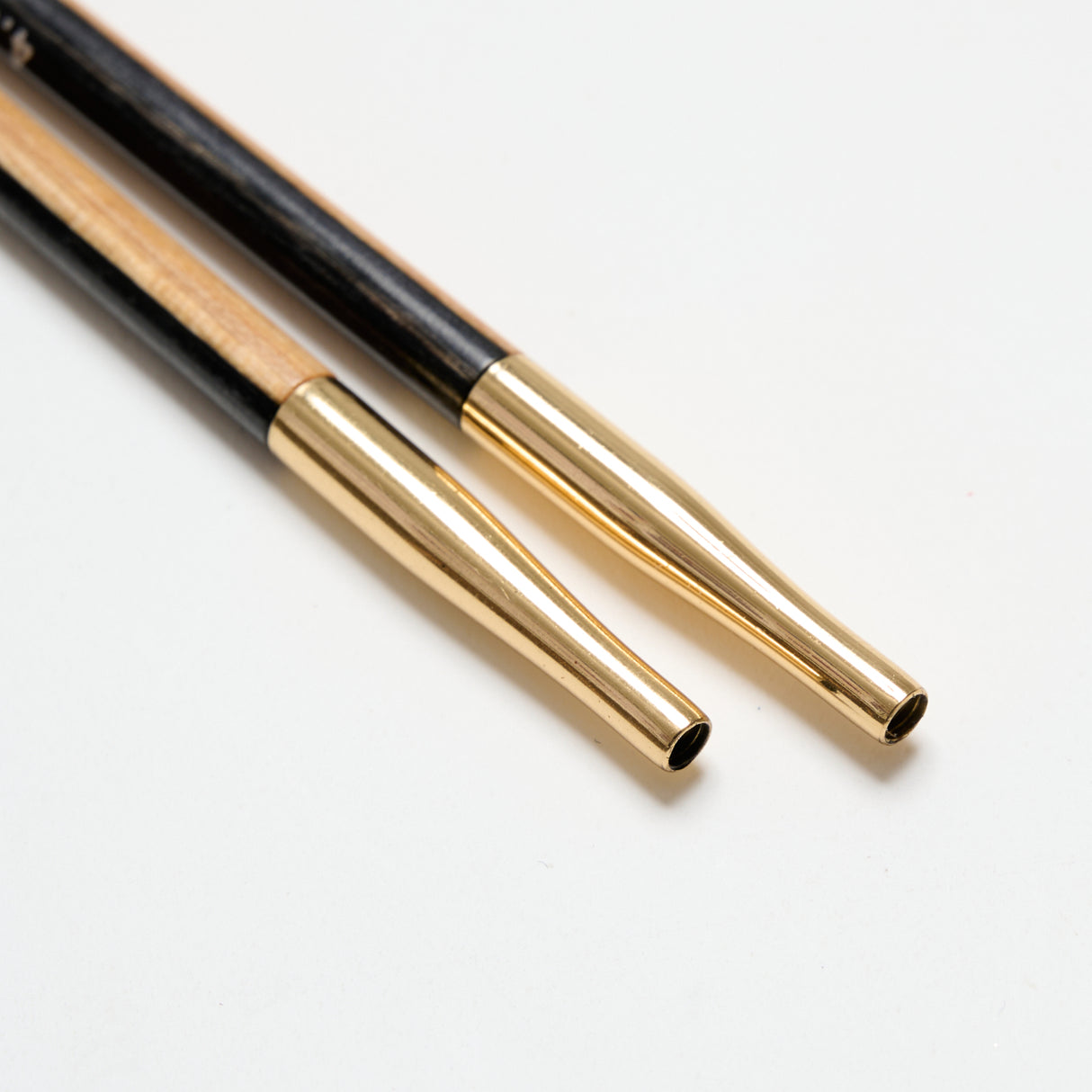 Create Black & White Utbytbara Rundstickor