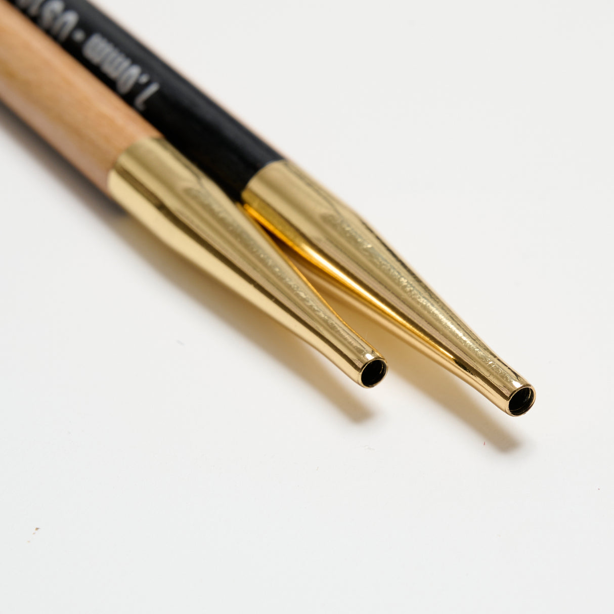 Create Black & White Utbytbara Rundstickor