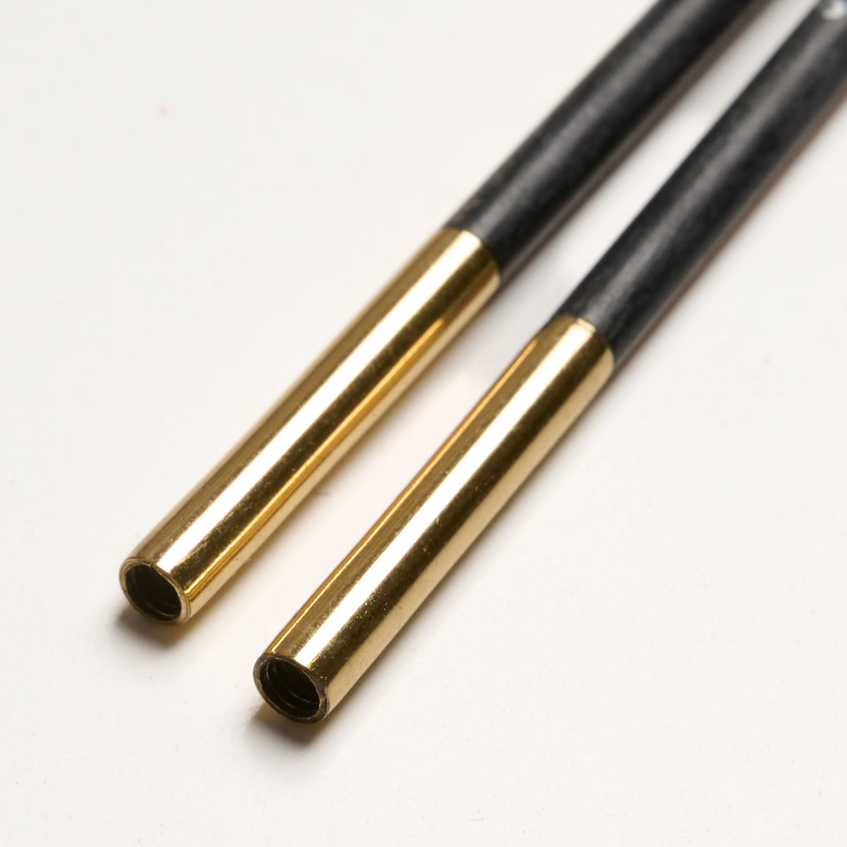 Create Black & White Utbytbara Rundstickor