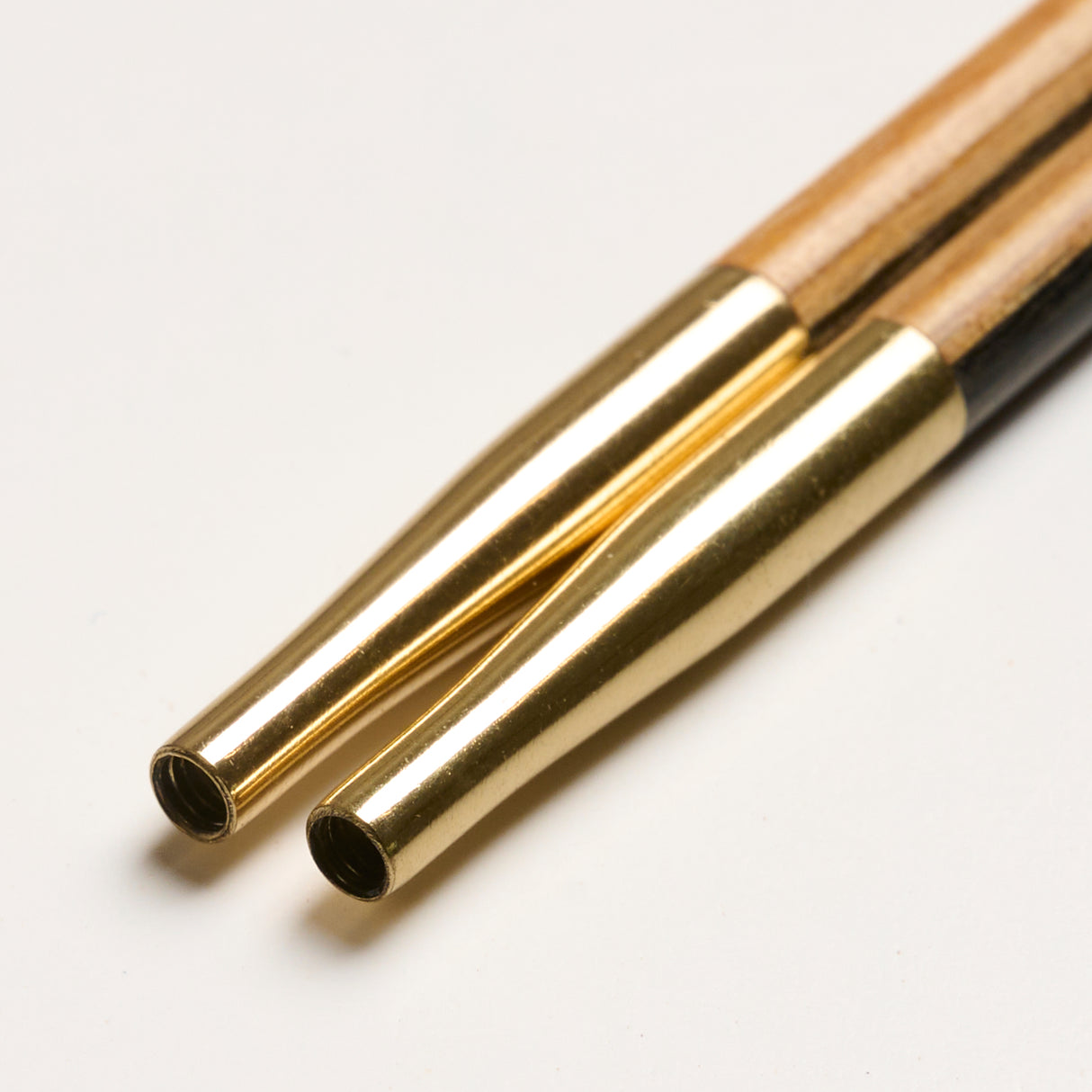 Create Black & White Utbytbara Rundstickor