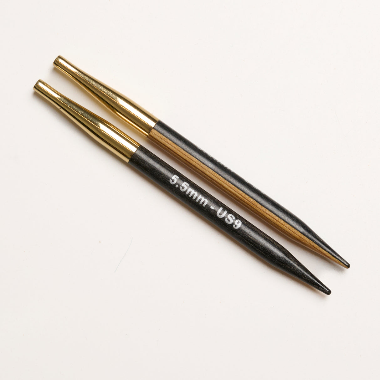 Create Black & White Utbytbara Rundstickor