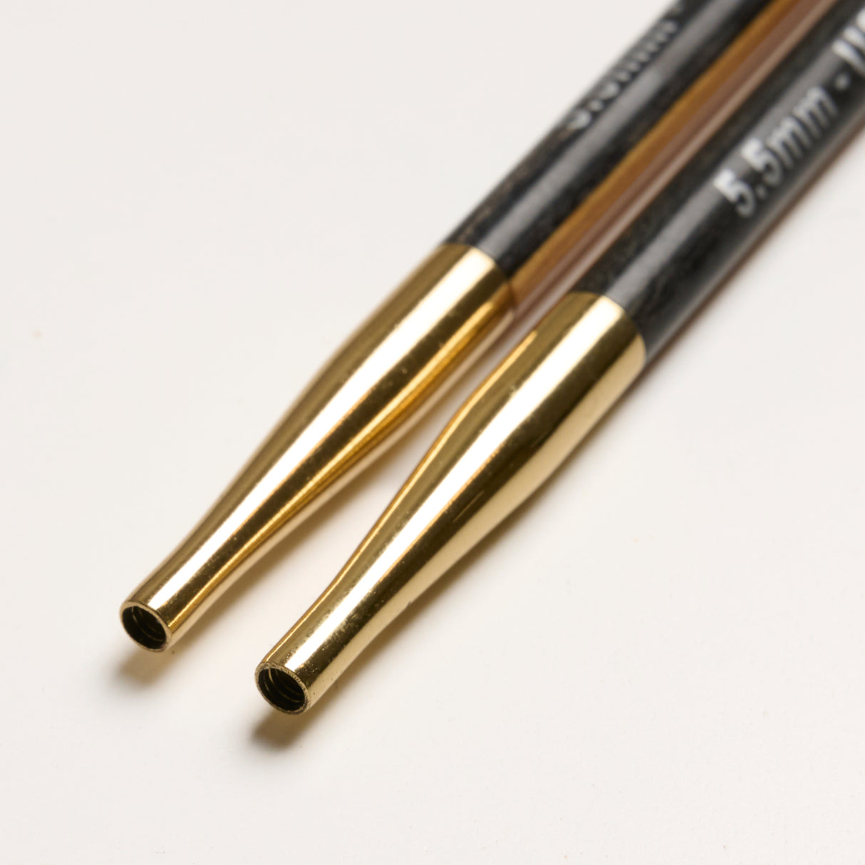 Create Black & White Utbytbara Rundstickor