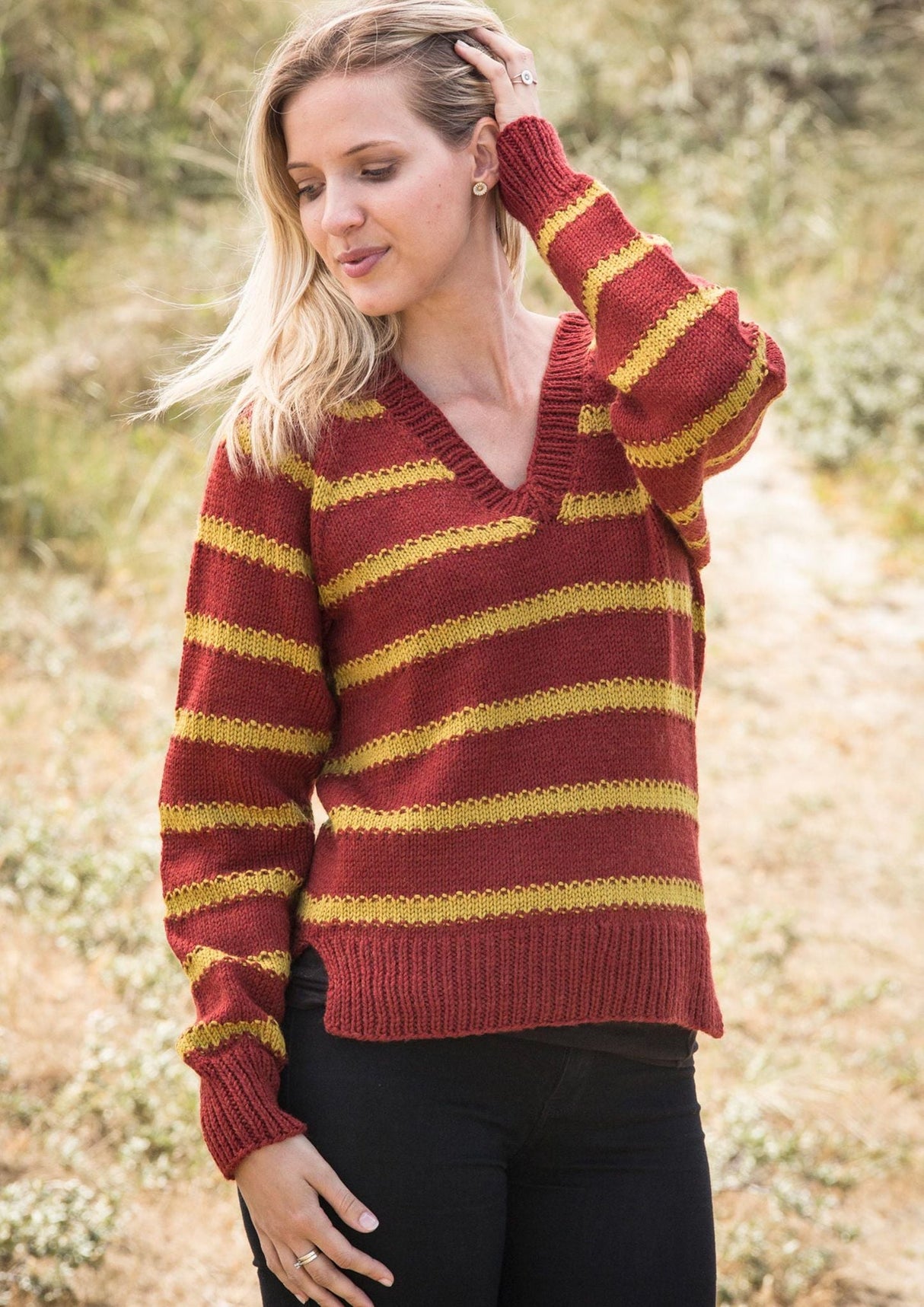 Tröja med Ränder och V-ringning