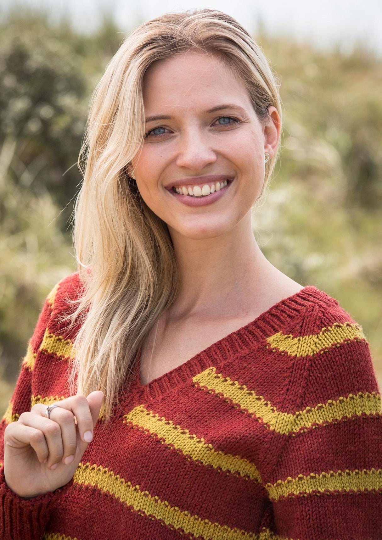 Tröja med Ränder och V-ringning