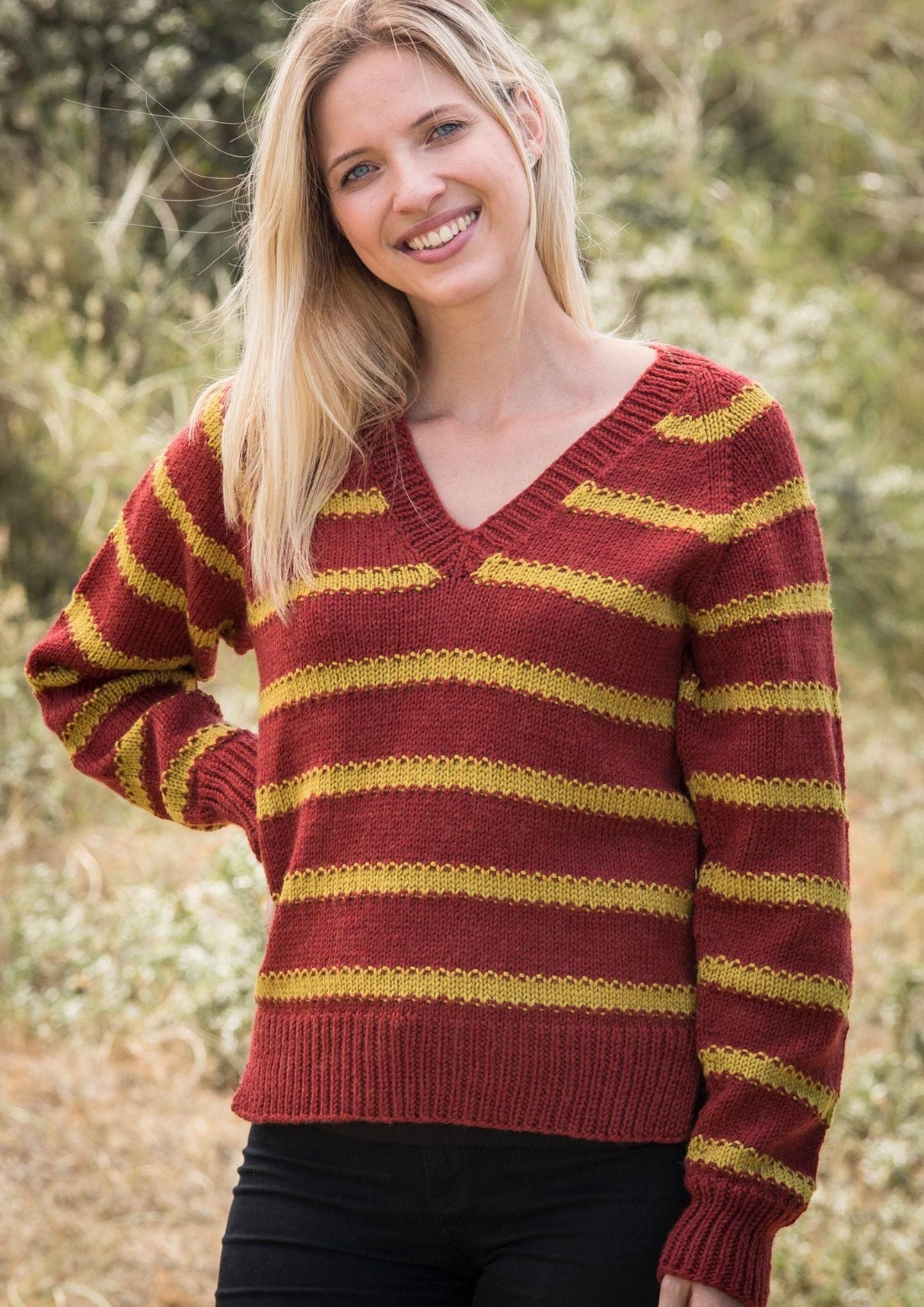 Tröja med Ränder och V-ringning